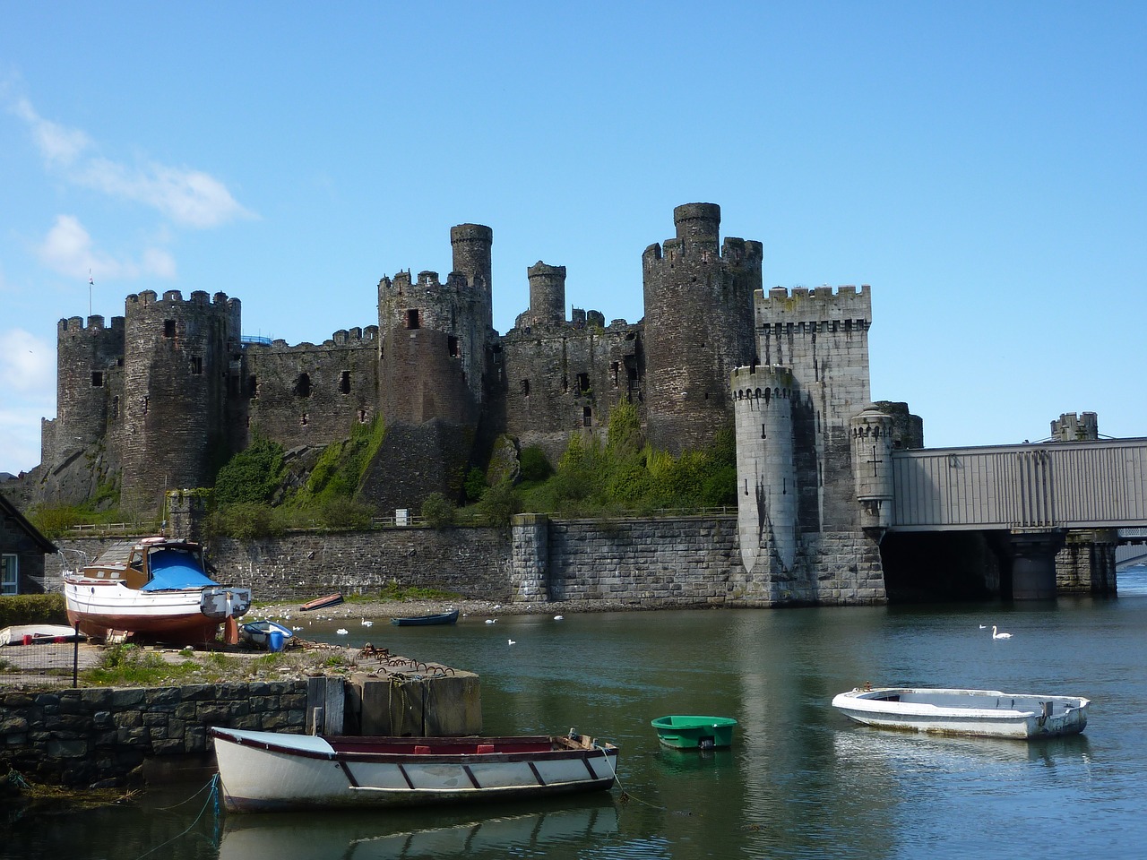 things to do in North Wales - Conwy Castle