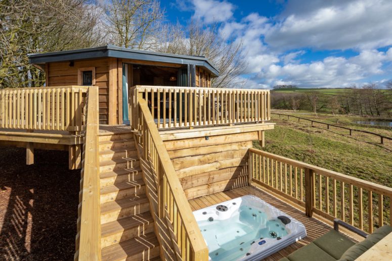 the Darwin Escapes variety show Darwin Escapes