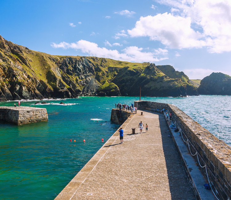 Mullion Cove Coastal Retreat Local Area